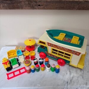💰 SOLD 💰Vintage Fisher Price Little People Play Family Camper Boat Set #994
